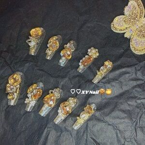 Elegant Gold Gem Press On Nail Set